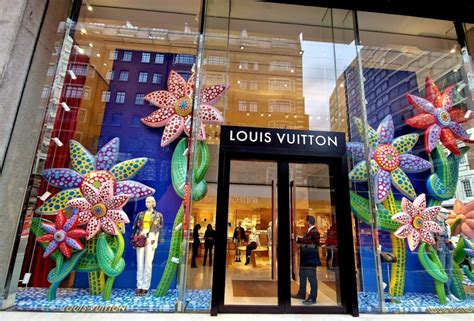 how many louis vuitton stores in the world|Louis Vuitton market share.